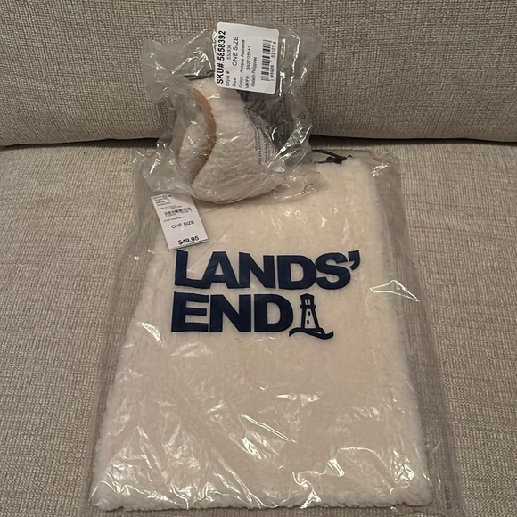 NWT!! Lands End Cozy Sherpa Gaiter and Ear Muff Set, Antique Alabaster White - Picture 2 of 12
